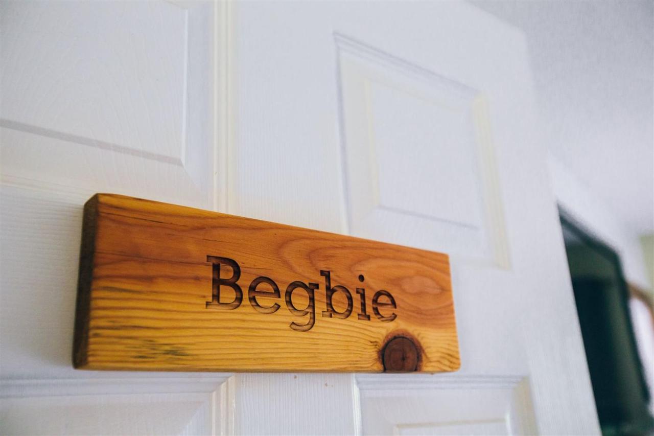 Alpenrose Revelstoke Bed & Breakfast ภายนอก รูปภาพ