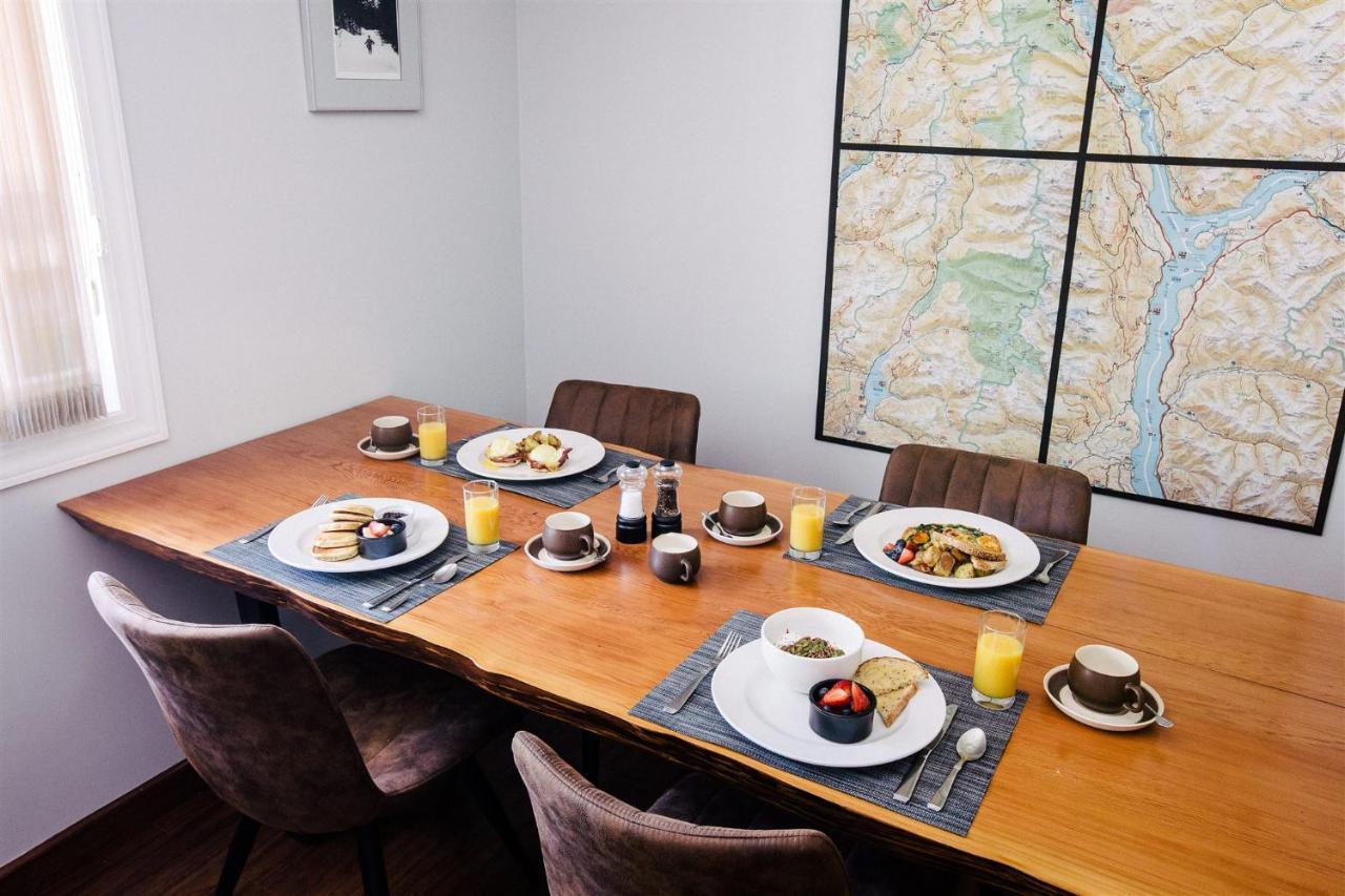 Alpenrose Revelstoke Bed & Breakfast ภายนอก รูปภาพ